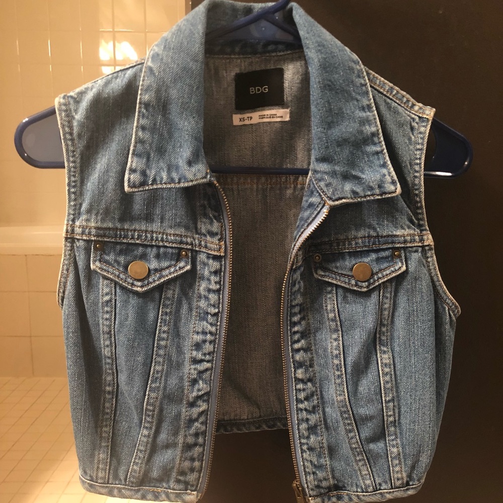 Urban Outfitters BDG Cropped Denim Jacket